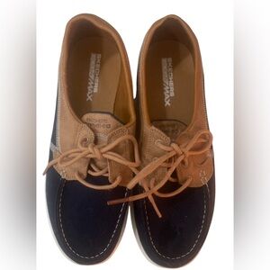 Skechers Woman's Navy and Tan Boat Shoes